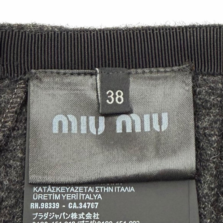 Excellent MIUMIU skirt Trapezoid shape with logo patch Dark gray wool 38 MG2558
