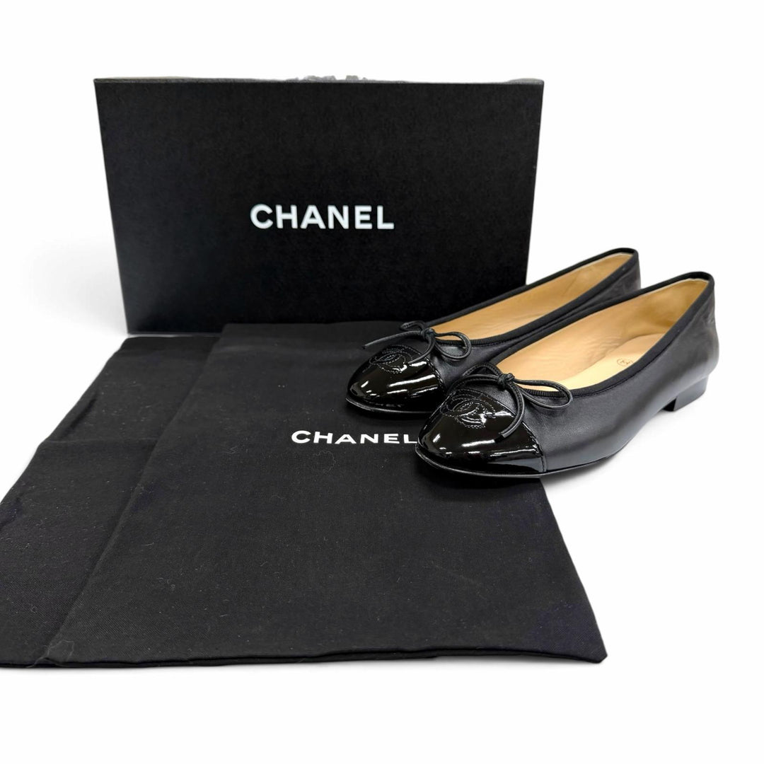 Great CHANEL Ballet shoes ballerina COCO Mark leather black Women 35.5 G02819