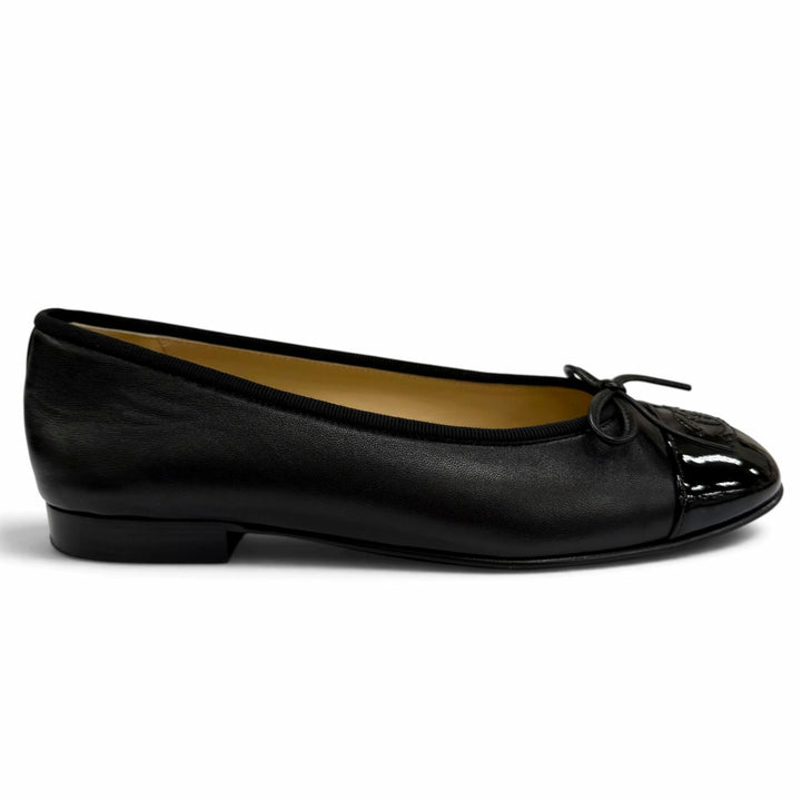 Great CHANEL Ballet shoes ballerina COCO Mark leather black Women 35.5 G02819