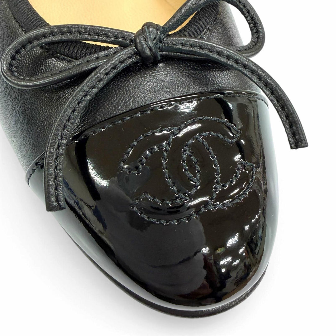 Great CHANEL Ballet shoes ballerina COCO Mark leather black Women 35.5 G02819