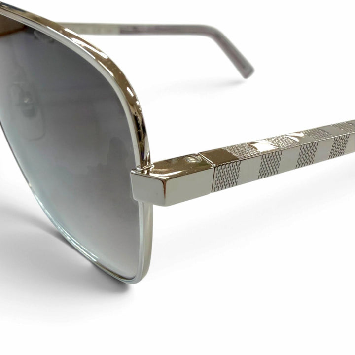 Excellent LOUIS VUITTON sunglasses Damier Sunglasses Attitude Silver Z0644E