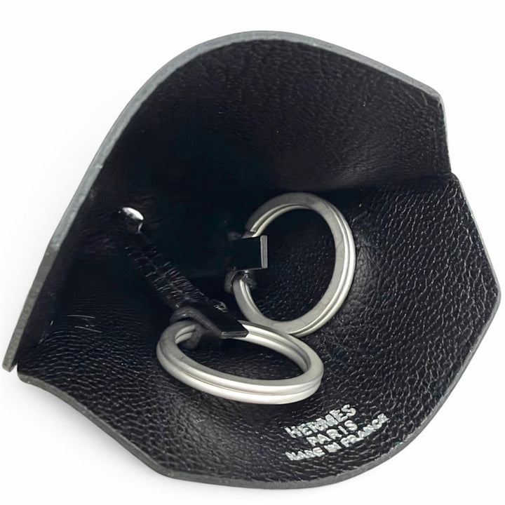 Great HERMES Necklace Margiela era leather clochette long black leather Women