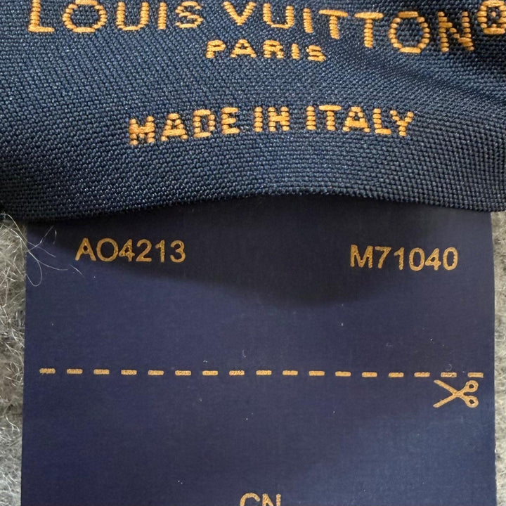 Excellent LOUIS VUITTON Scarf Reykjavik Monogrammed with fringe Noir M71040