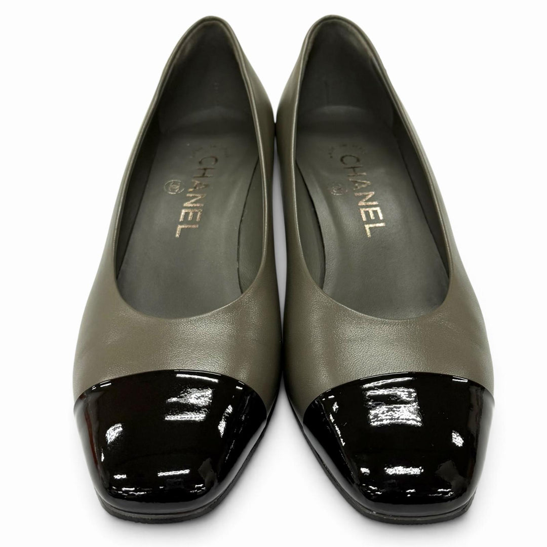 Excellent CHANEL pumps COCO Mark patent leather chunky heel 35.5 G36397