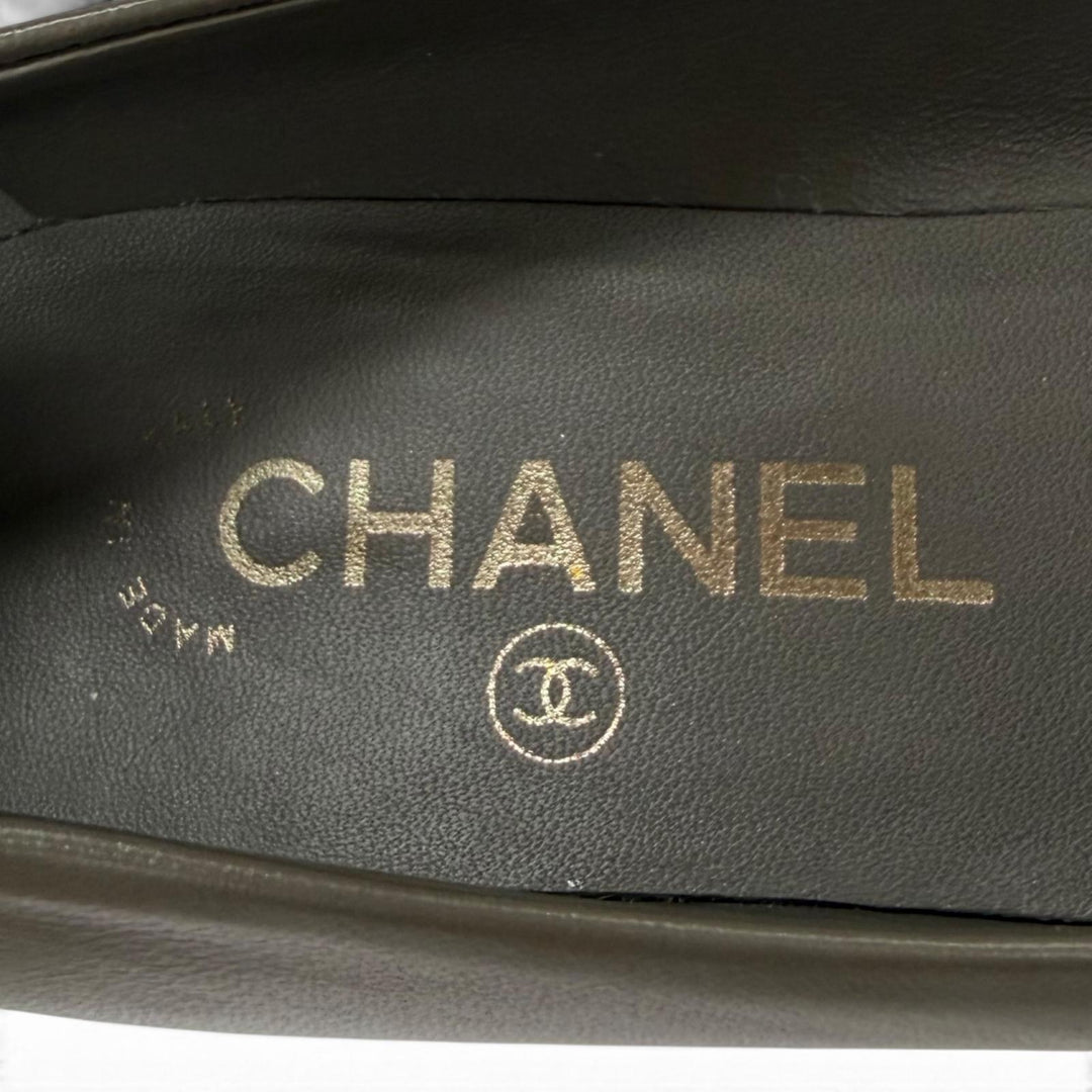 Excellent CHANEL pumps COCO Mark patent leather chunky heel 35.5 G36397