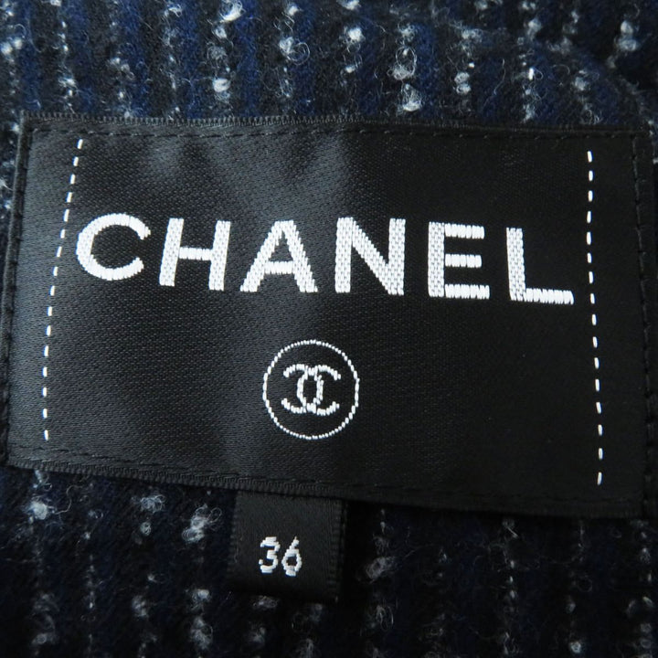 Discounted 
 Excellent CHANEL coat Navy wool Women 36